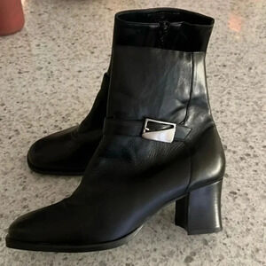 Franco Fortini black leather 2 1/2 inch ankle boots NWOT size 9
